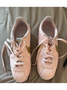 retro 1970 Vintage Nike Classic Cortez Arctic coral/ Gold